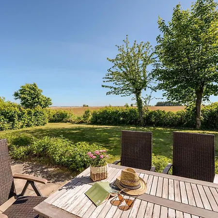 Apartment Boddenweite 3 *
